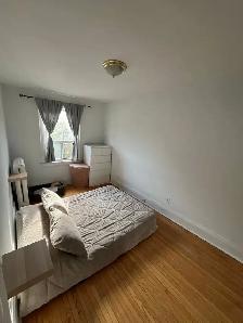 Charming Living in the Upper Beaches - Photo 3