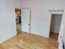 3 Bedroom Sandy Hill Apartment for Rent (508 Besserer St) - Photo 8