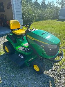 S220 Model John Deere 42 inch cut Lawn Tractor - Photo 4