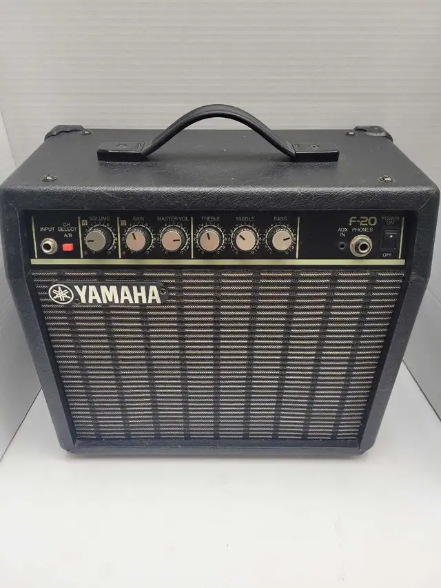 Yamaha F-20 Guitar Amp