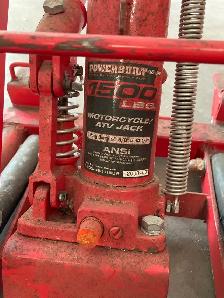 Motorcycle Lift - Photo 2