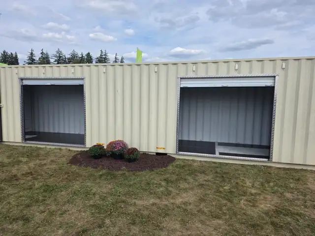 20' & 40' Shipping Container with roll up doors!