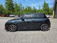 2026 MINI Cooper JCW - CLEAN CARFAX, 18' RIMS, LOADED - Photo 3