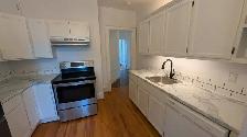 Restored Historic Flat Uptown w/ Parking - Photo 4