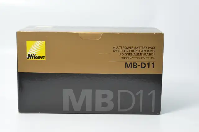 Nikon MB-D11 Multi-Power Battery Pack ID 3108