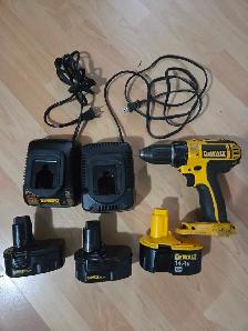 Dewalt drill 3-14.4 v batteries  c/w 2 chargers