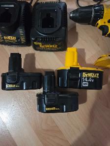 Dewalt drill 3-14.4 v batteries  c/w 2 chargers - Photo 3