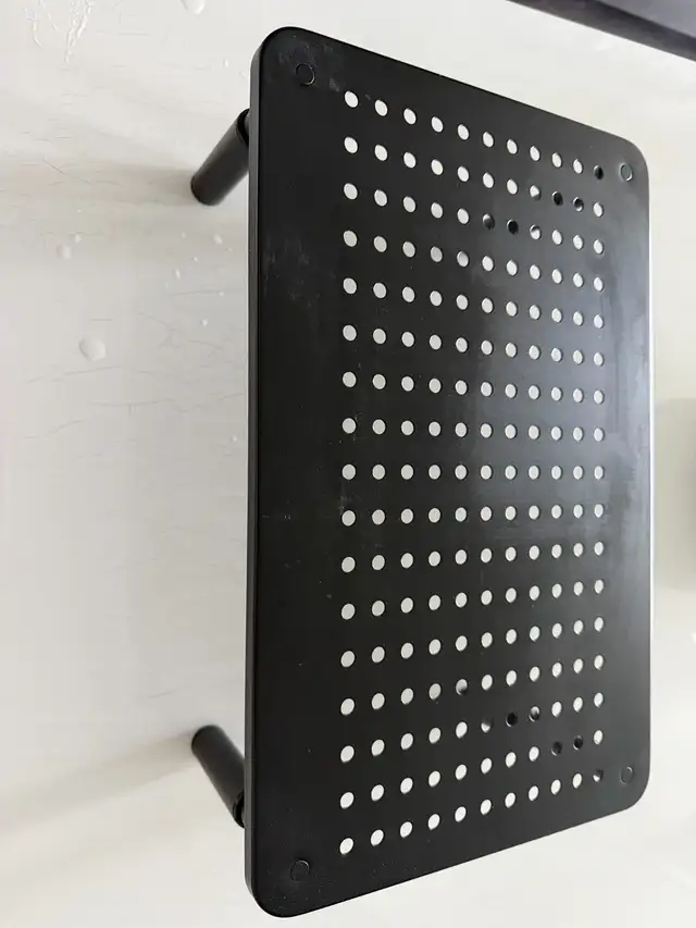 Laptop stand