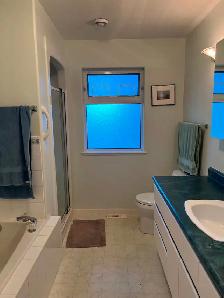 Oceanfront 5  bedroom bungalow house on Departure Bay$3,900 - Photo 8