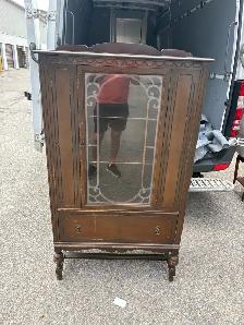 Free delivery Antique Glass Display Cabinet with Drawer - Photo 4