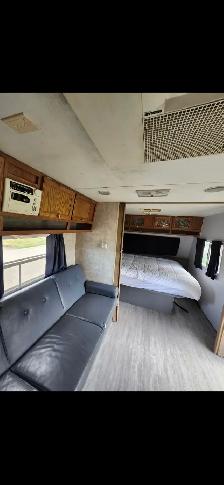 2000 Trail Light 30ft Camper - Photo 2