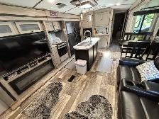 2020 Keystone Outback 328RL - Photo 9