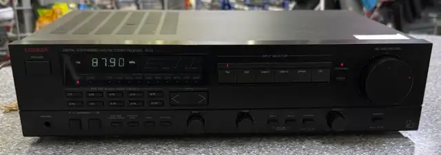 Luxman R-113 Stereo Receiver