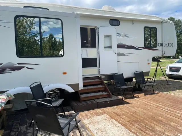 2006 Colorado 32 Ft 5th wheel