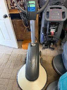 new and used auto scrubbers and polishers - Photo 3