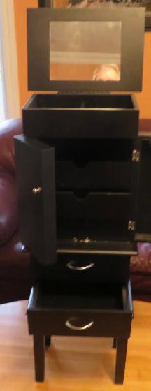 JEWELRY CABINET - Photo 3