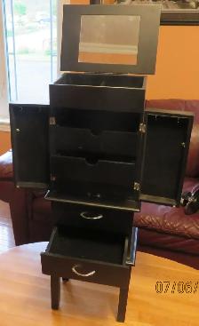 JEWELRY CABINET - Photo 4