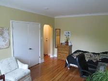$1099Renovated Bachelor! - Photo 7