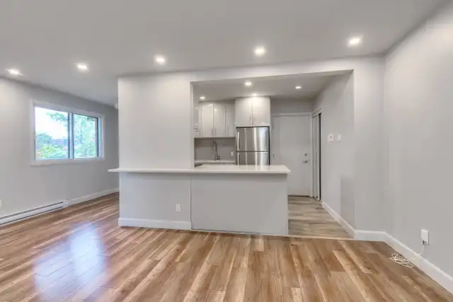 5.5 Style Condo, Open Concept, Semi-Meublé, Pierrefonds 1750$