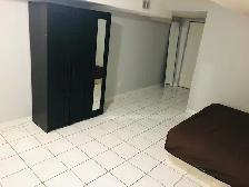 A Large Room in 3 Bedroom Basement for Rent in Brampton East - Photo 6