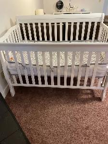 white sleigh crib for sale - Photo 2