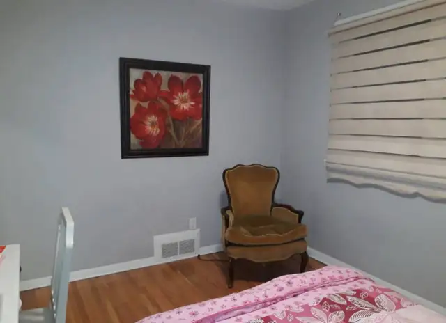 RENT A ROOM AT YONGE AND STEELES BEHIND CENTER POINT MALL