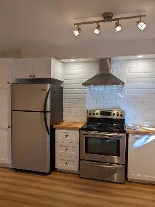 3 Bedroom Townhouse, Utilities Inclusive, Parking , $2400 - Photo 2