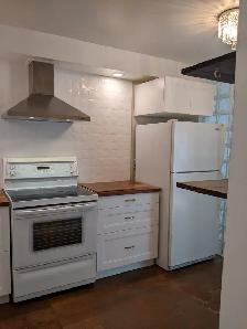 3 Bedroom Townhouse, Utilities Inclusive, Parking , $2400 - Photo 3