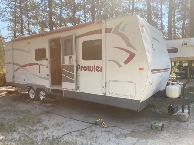 2007 Fleetwood Prowler Travel Trailer Camper 28 Foot
