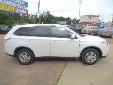 2015 Mitsubishi Outlander ES AWC w/Heated Cloth/Bluetooth/USB ~ - Photo 2