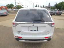 2015 Mitsubishi Outlander ES AWC w/Heated Cloth/Bluetooth/USB ~ - Photo 4