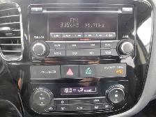 2015 Mitsubishi Outlander ES AWC w/Heated Cloth/Bluetooth/USB ~ - Photo 12