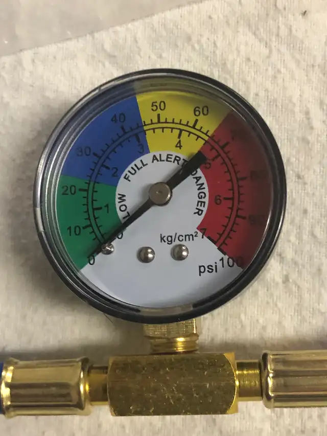 AC RECHARGER HOSE AND GAUGE