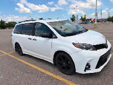 2020 TOYOTA SIENNA SE  8 PASSENGER/ LEATHER/ CAMERA - Photo 3