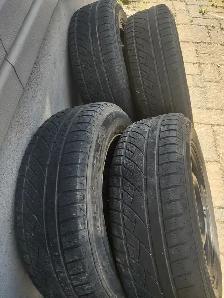 235-65R17x4 pneus Hiver Momo sur jantes Kia Sorento 2017. - Photo 5