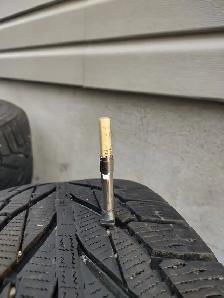 4 pneus hiver Nokian Hakkapeliitta 245-65R17 excellent état. - Photo 6