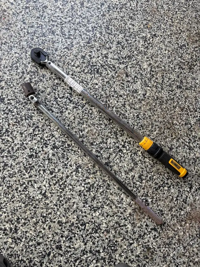 Torque wrench and breaker bar