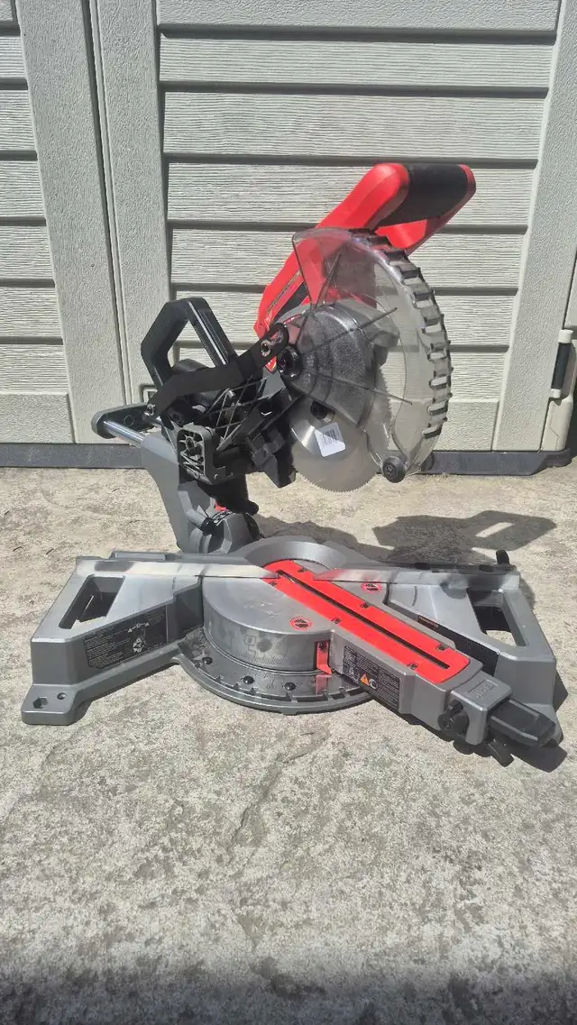 MILWAUKEE  FUEL  7-1/4 DUAL BEVEL SLIDING COMPOUND MITER SAW