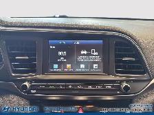 2020 Hyundai Elantra Preferred IVT - Photo 12