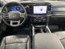 Ford Super Duty F-350 SRW Lariat 2023 - Photo 11