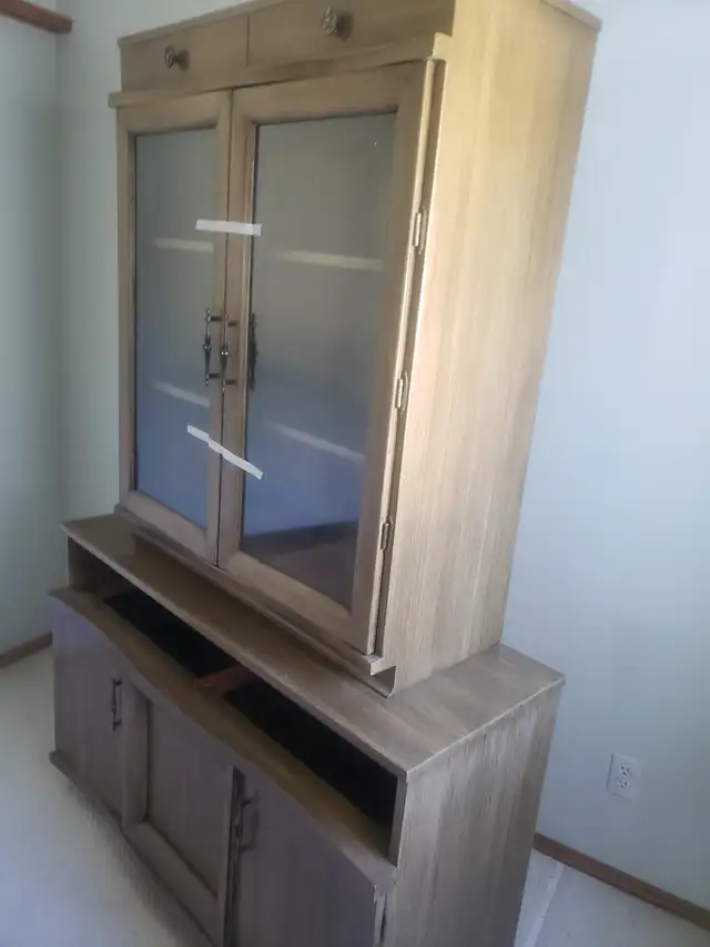 Solid Wood China Cabinet / Hutch – Beautiful Display & Storage