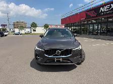 2022 Volvo XC60 MOMENTUM AWD LEATHER PAN/ROOF NAV B/SPOT CAMERA - Photo 2