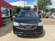 2013 Chrysler Town & Country Touring - Photo 2