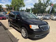 2013 Chrysler Town & Country Touring - Photo 4