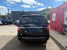 2013 Chrysler Town & Country Touring - Photo 14