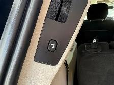 2013 Chrysler Town & Country Touring - Photo 17
