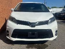 2020 Toyota Sienna SE 7-Passenger AWD - Photo 2