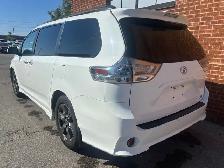 2020 Toyota Sienna SE 7-Passenger AWD - Photo 4