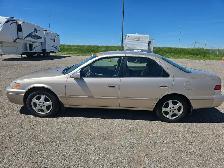 1999 Toyota Camry - Photo 2