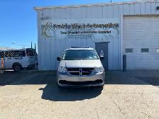 2016 Dodge Grand Caravan SXT 7 Passenger | No Accident | Power W - Photo 2